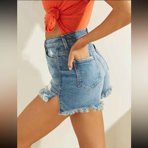 3/$30 NWT Guess Claudia High Rise Slit Shorts in Seaside Wash Size 26